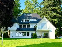 Villa Noho: 240m² luxe aan de Bodensee met sauna, tuin & uitzicht op de bergen - thumbnail 1
