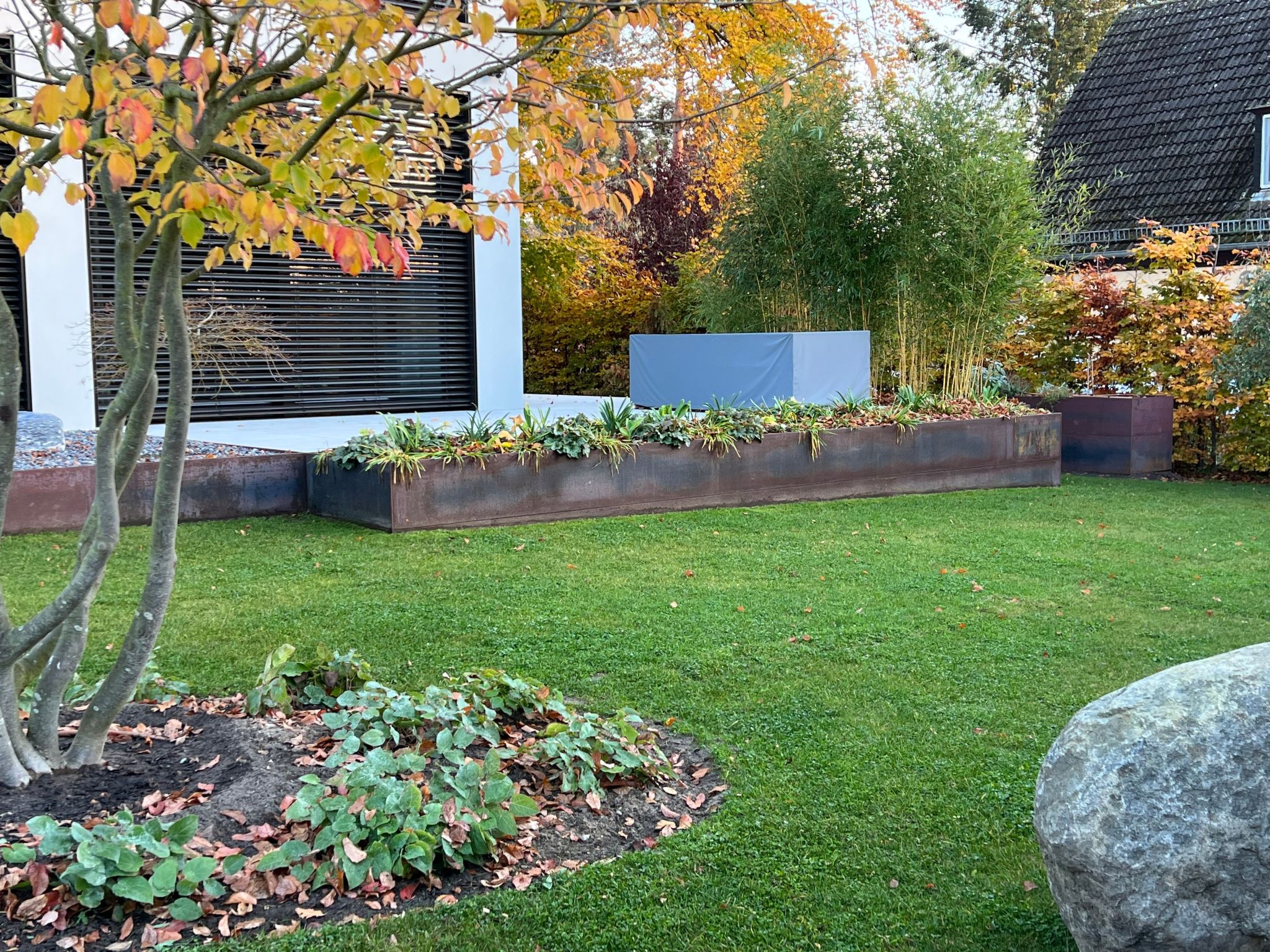 Modernes Einfamilienhaus-Draußen