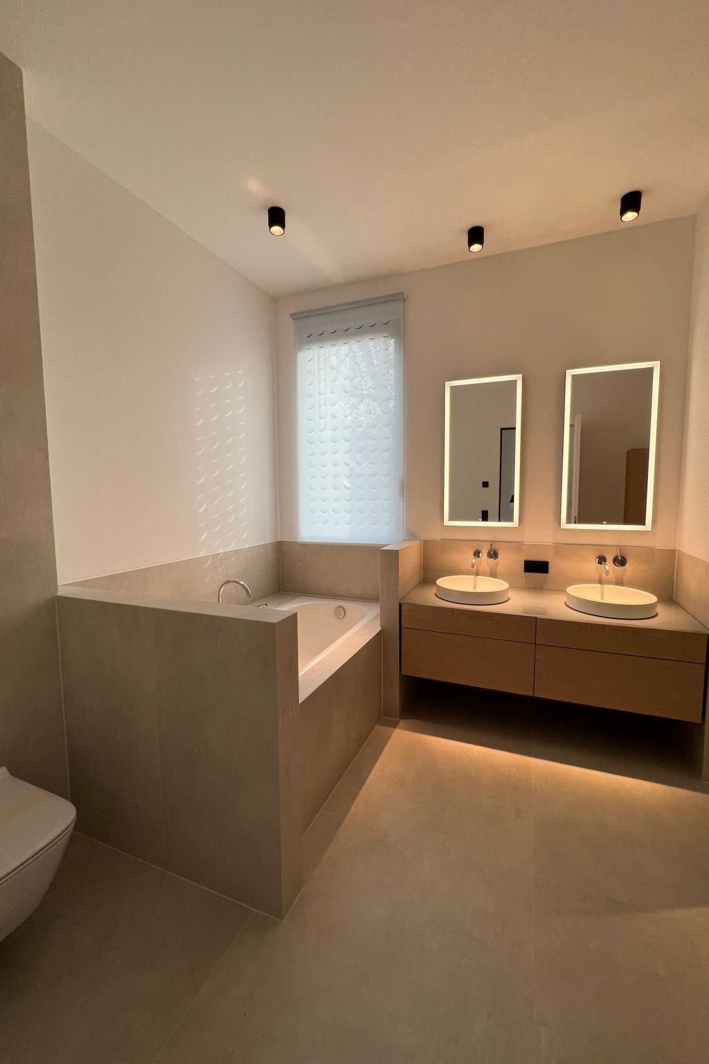 Modernes Einfamilienhaus-Drinnen