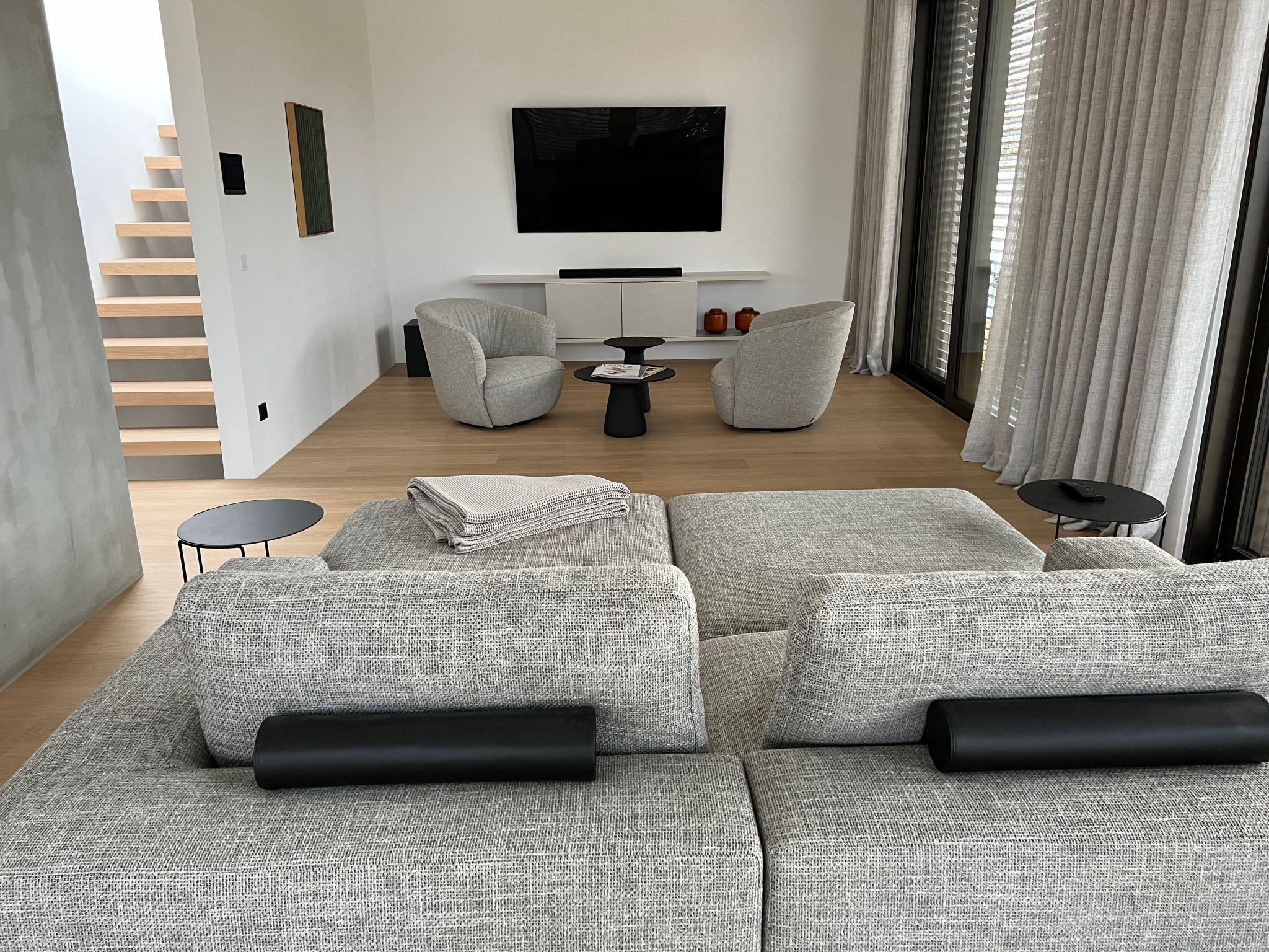 Modernes Einfamilienhaus-Drinnen