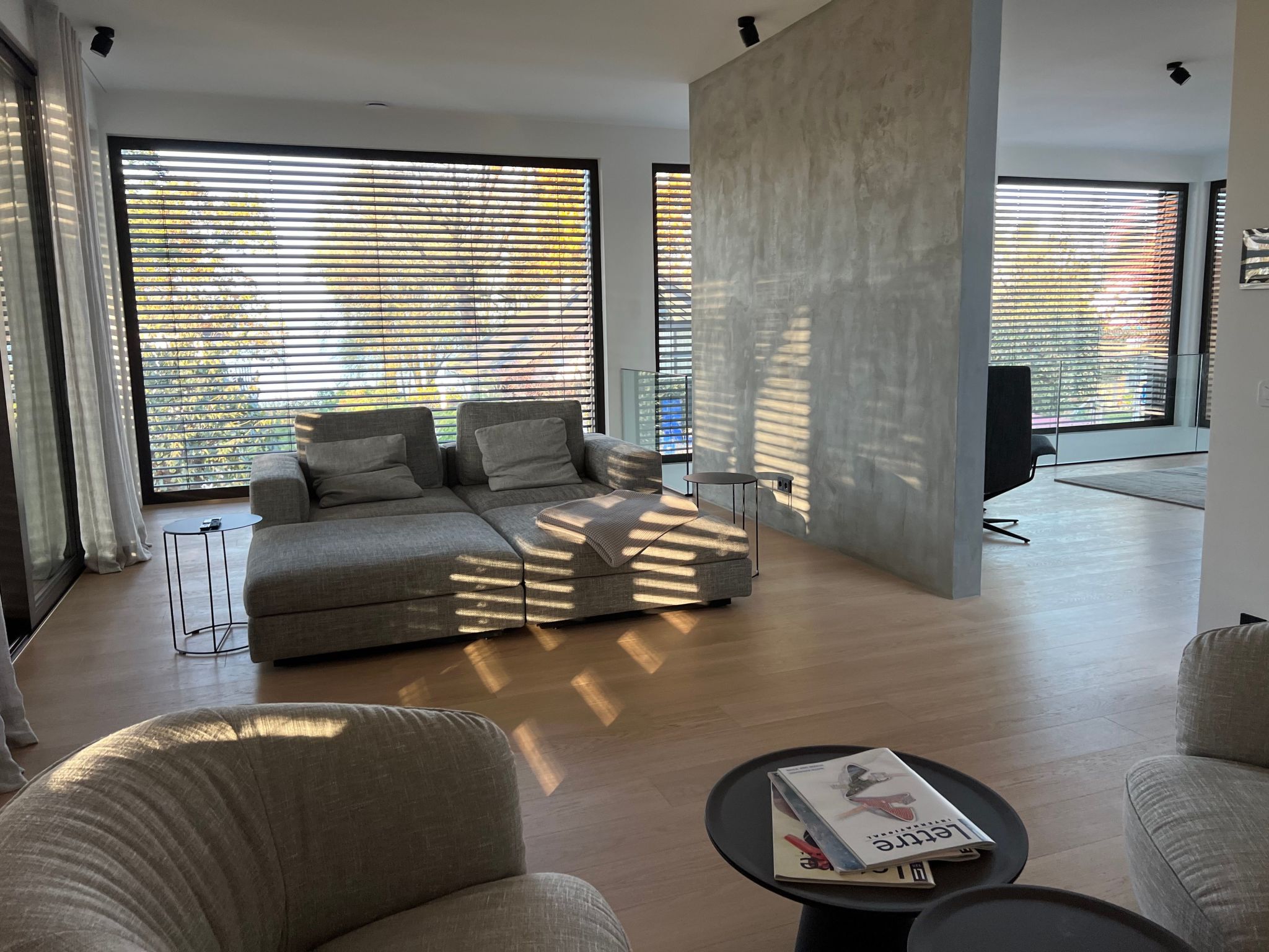 Modernes Einfamilienhaus-Drinnen