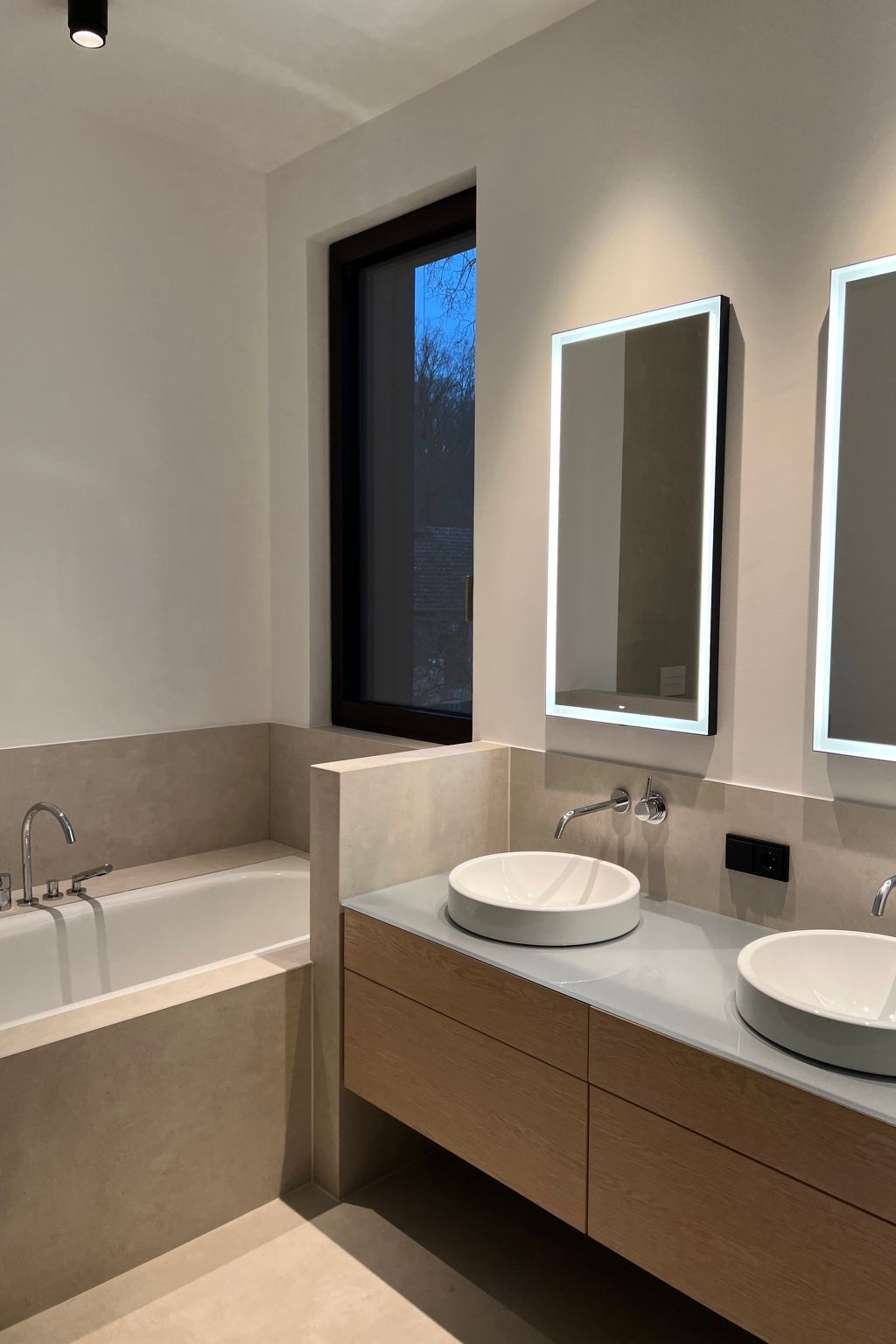 Modernes Einfamilienhaus-Drinnen