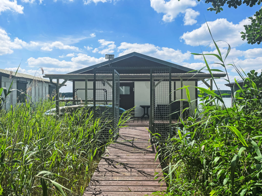 Bootshaus auf dem See.