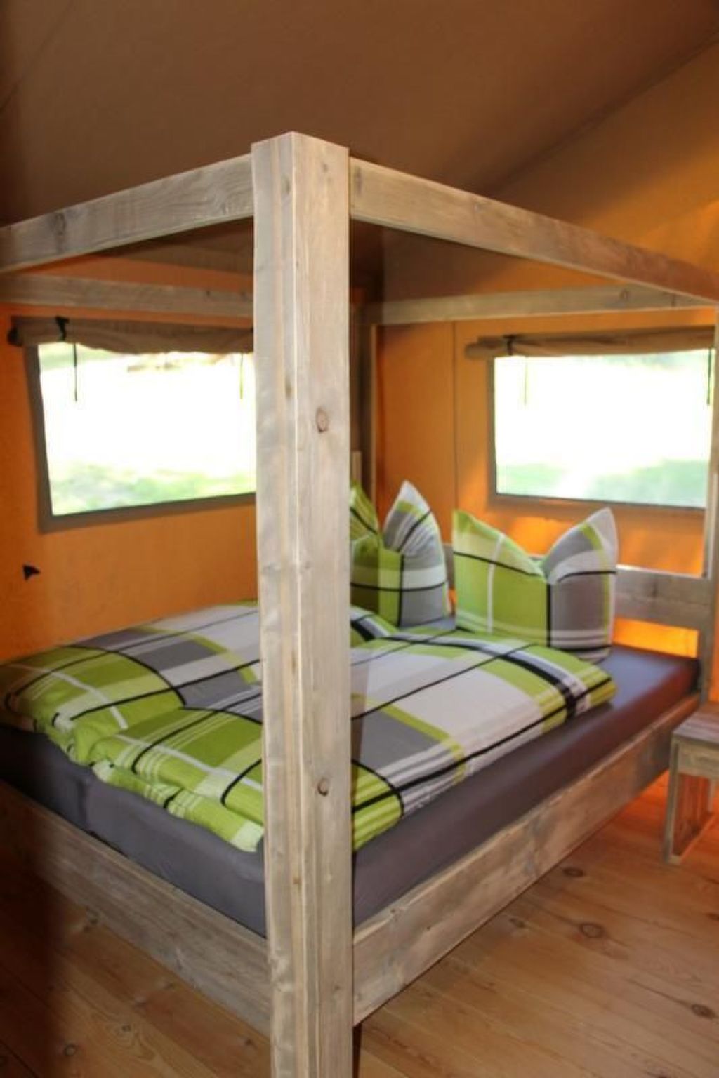 Safarizelt in Hohenlychen mit Garten und Grill-Dedans