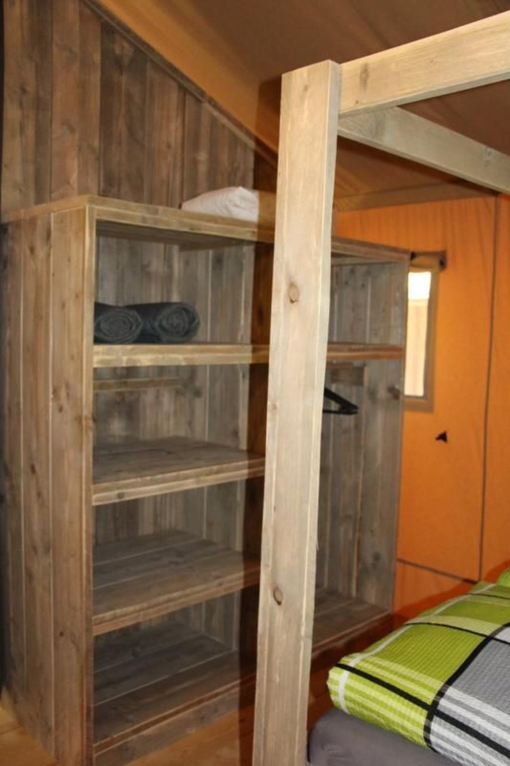 Safarizelt in Hohenlychen mit Garten und Grill-Dedans