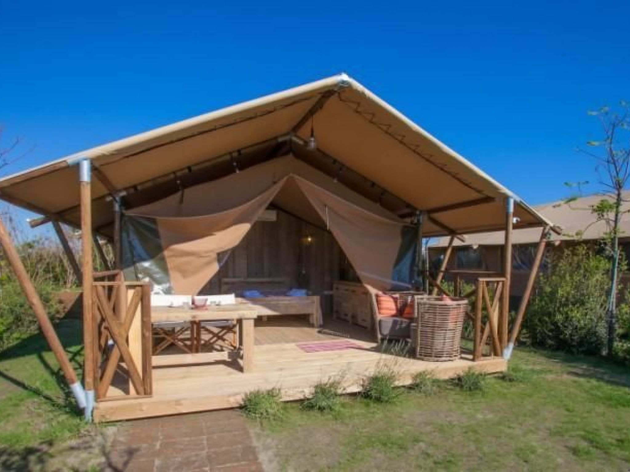 Safarizelt in Hohenlychen mit Garten und Grill-Dedans