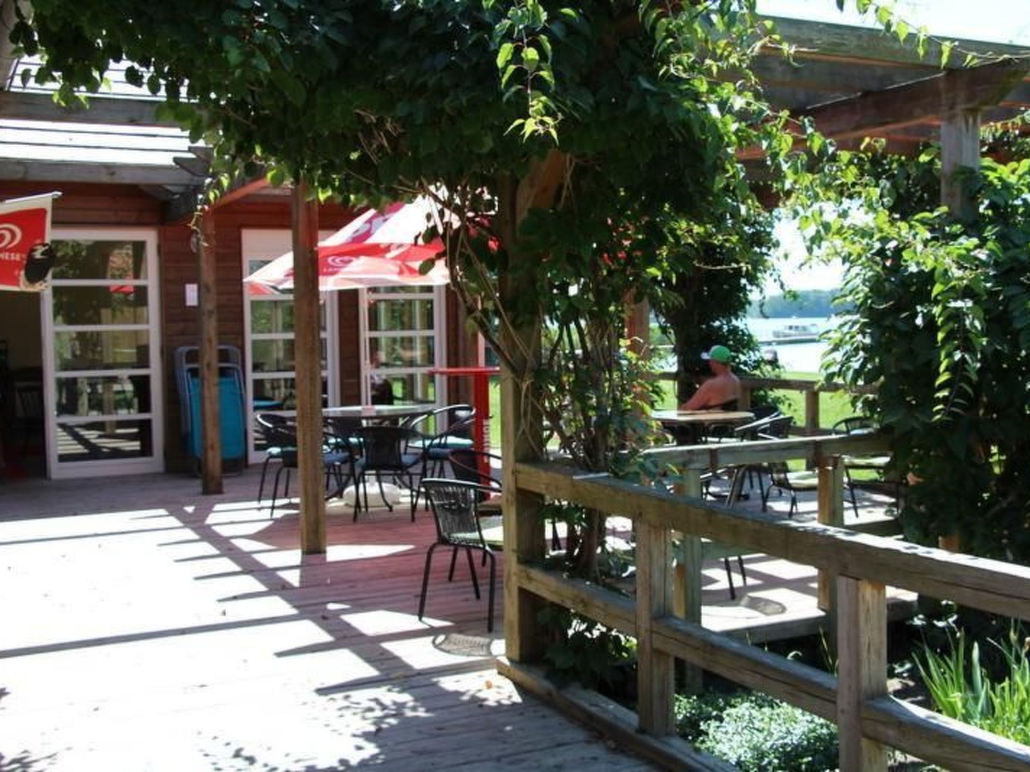 In Hohenlychen mit Grill, Loggia 4-Binnen