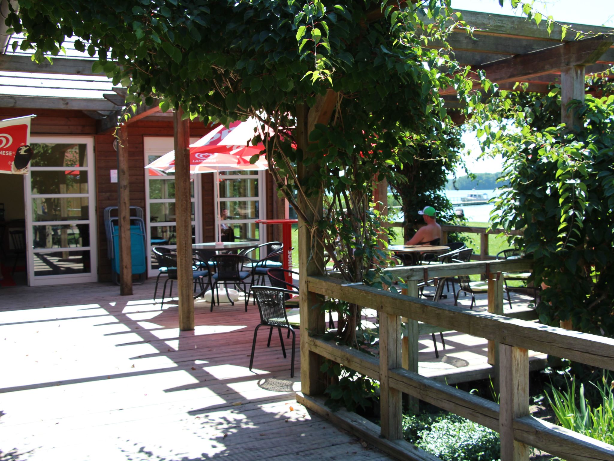 In Hohenlychen mit Grill, Loggia 5-Drinnen