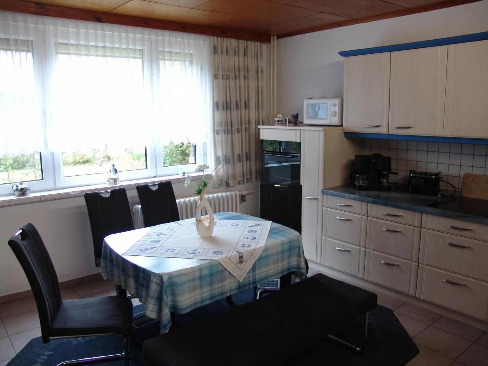 Uns Oellernhuus-Dedans