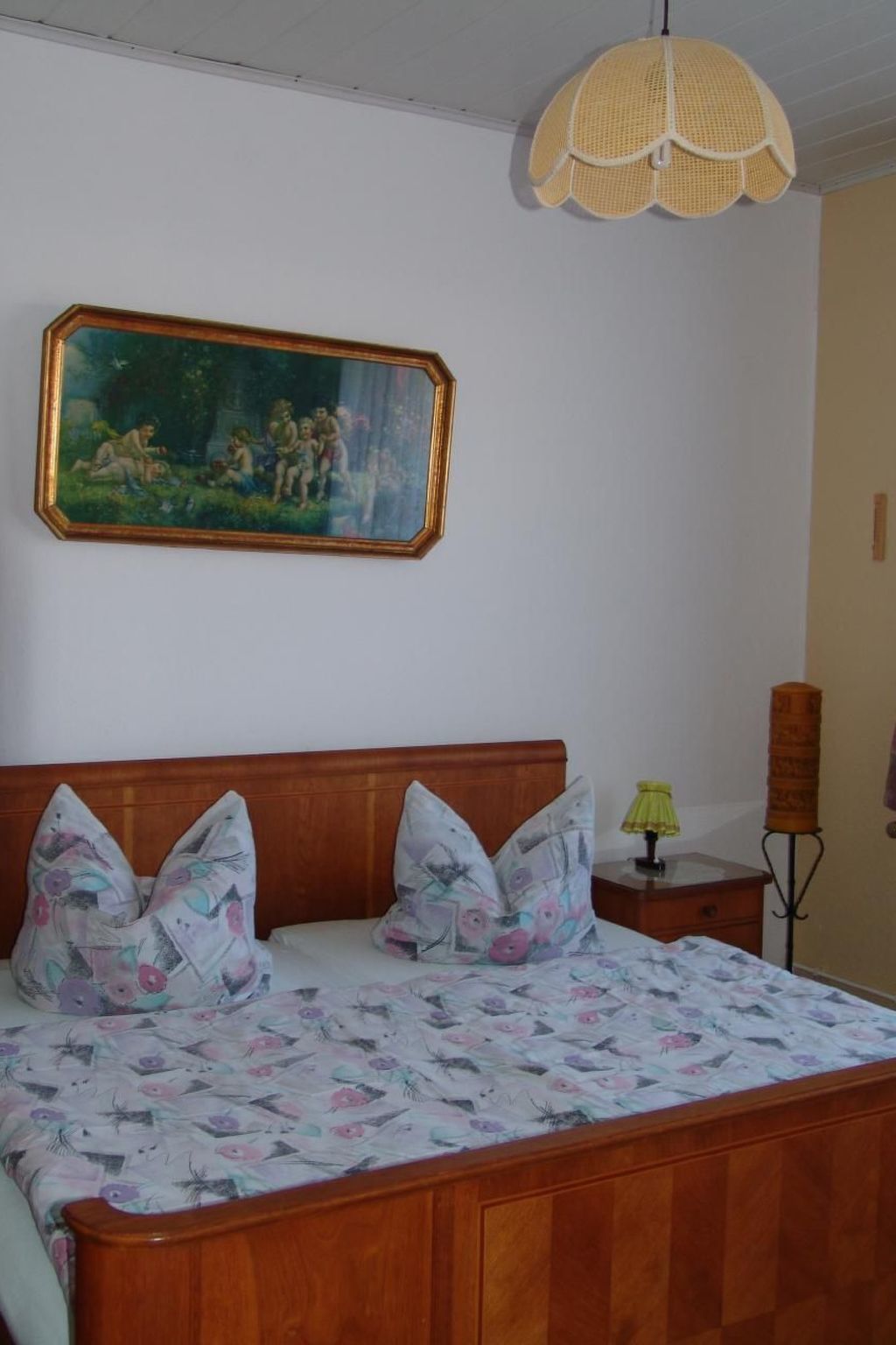 Uns Oellernhuus-Dedans