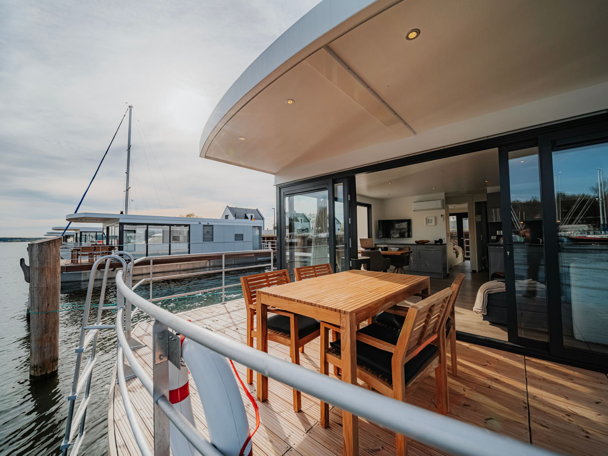 Sealoft auf der Ostsee Floatinghouse Trinity-Image-tags.info