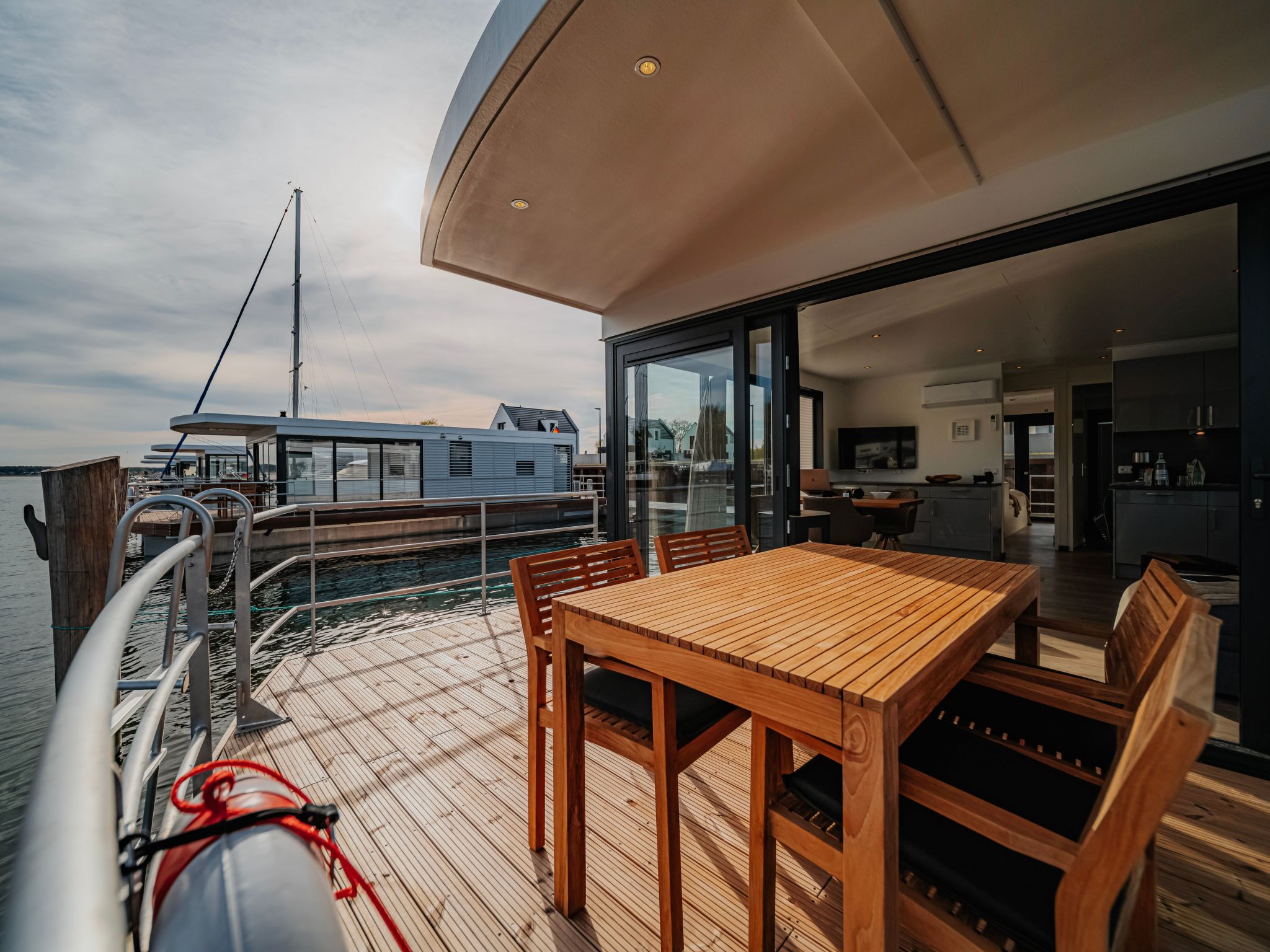 Sealoft auf der Ostsee Floatinghouse Trinity-Image-tags.info