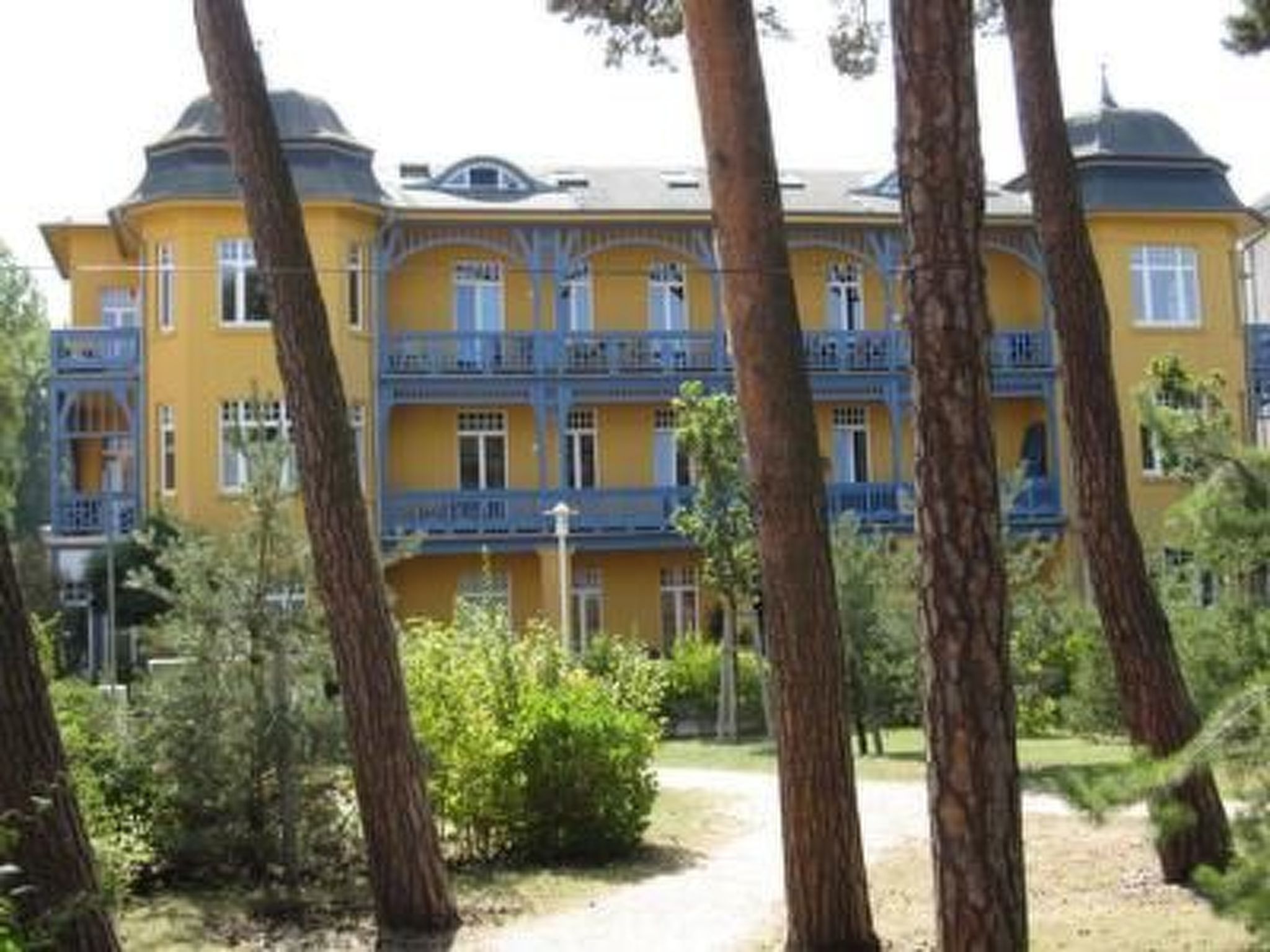 Appartement mit Balkon-Image-tags.info