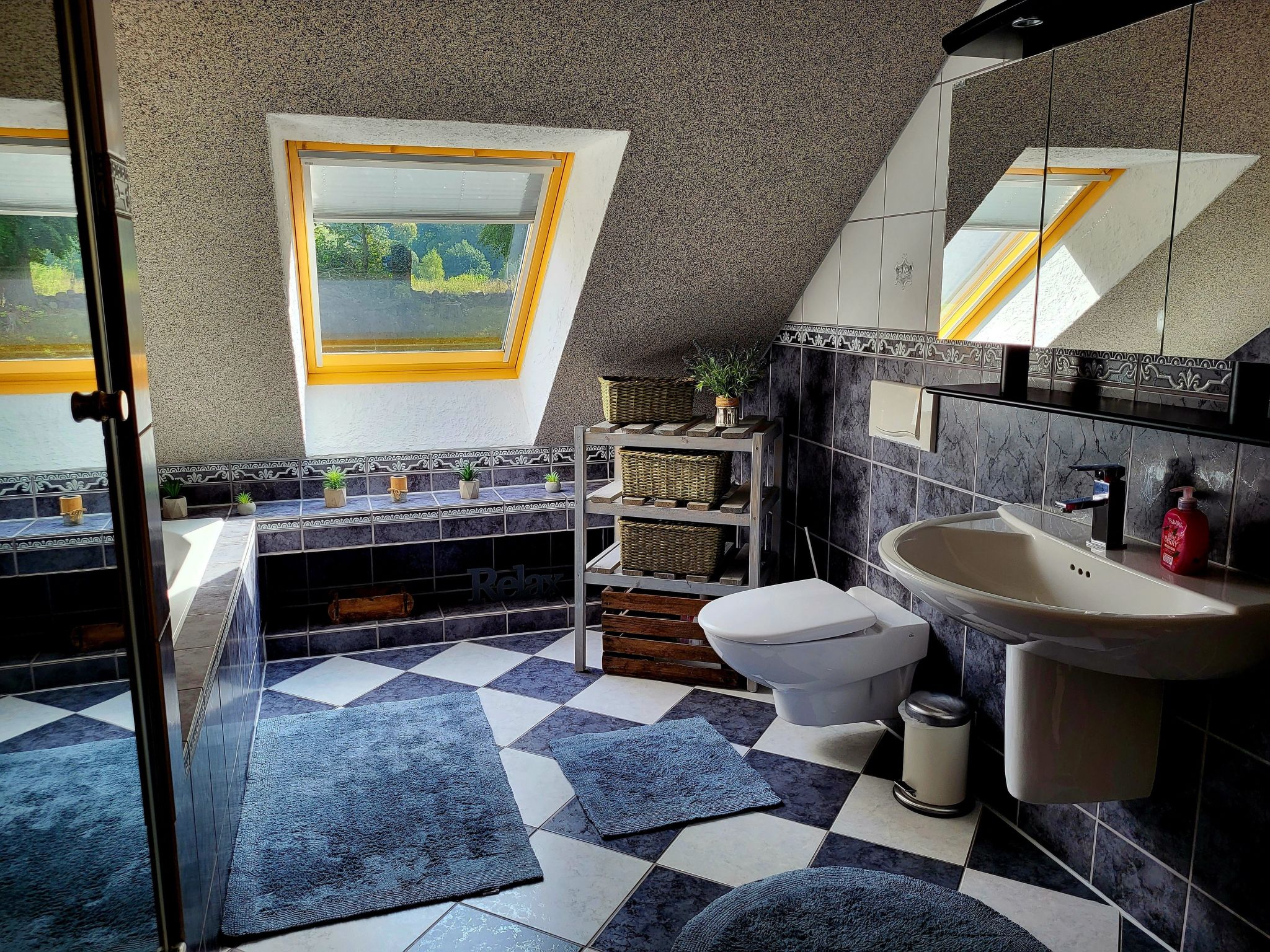 Wellnessparadies mit Sauna und Whirlpool-Image-tags.info