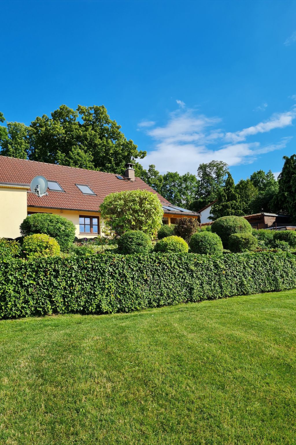 Wellnessparadies mit Sauna und Whirlpool-Image-tags.info