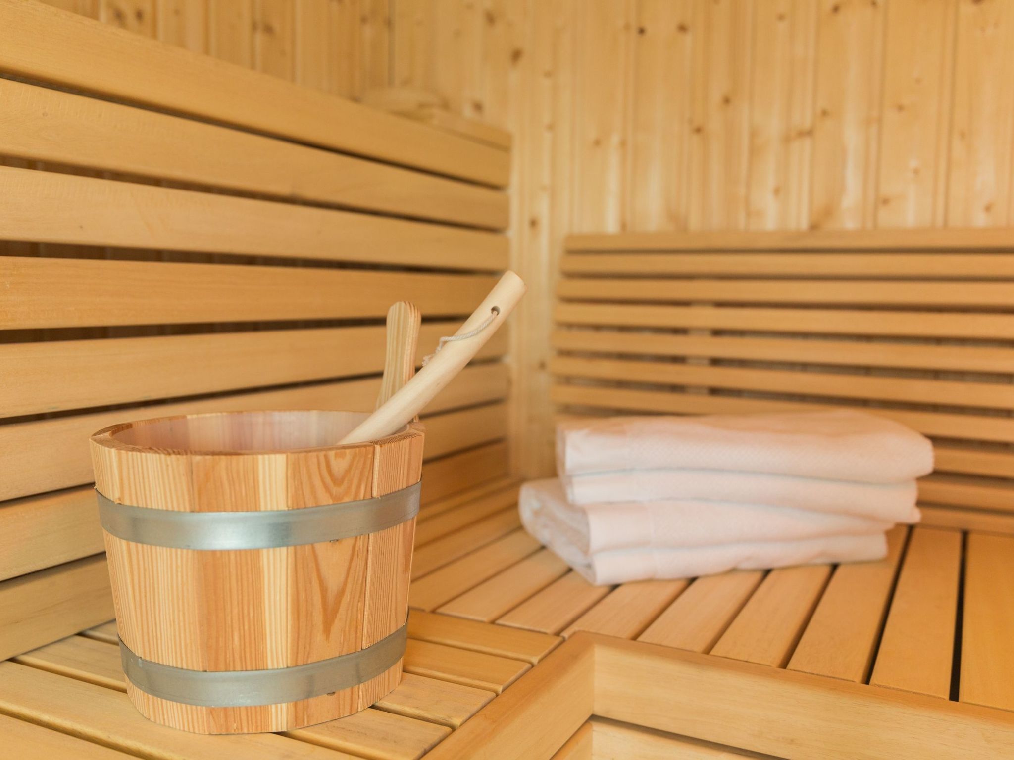 Modernes Ferienhaus mit Sauna, Seeblick, Dachterrasse und Garten-Image-tags.info