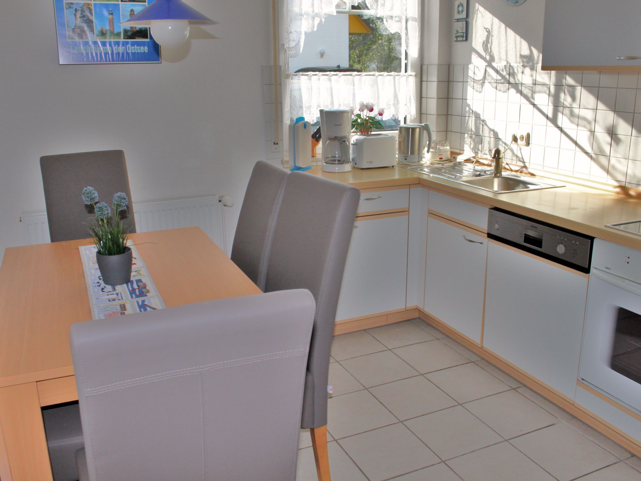 Strandnahe Wohnung mit Terrasse und Parkplatz-Dedans