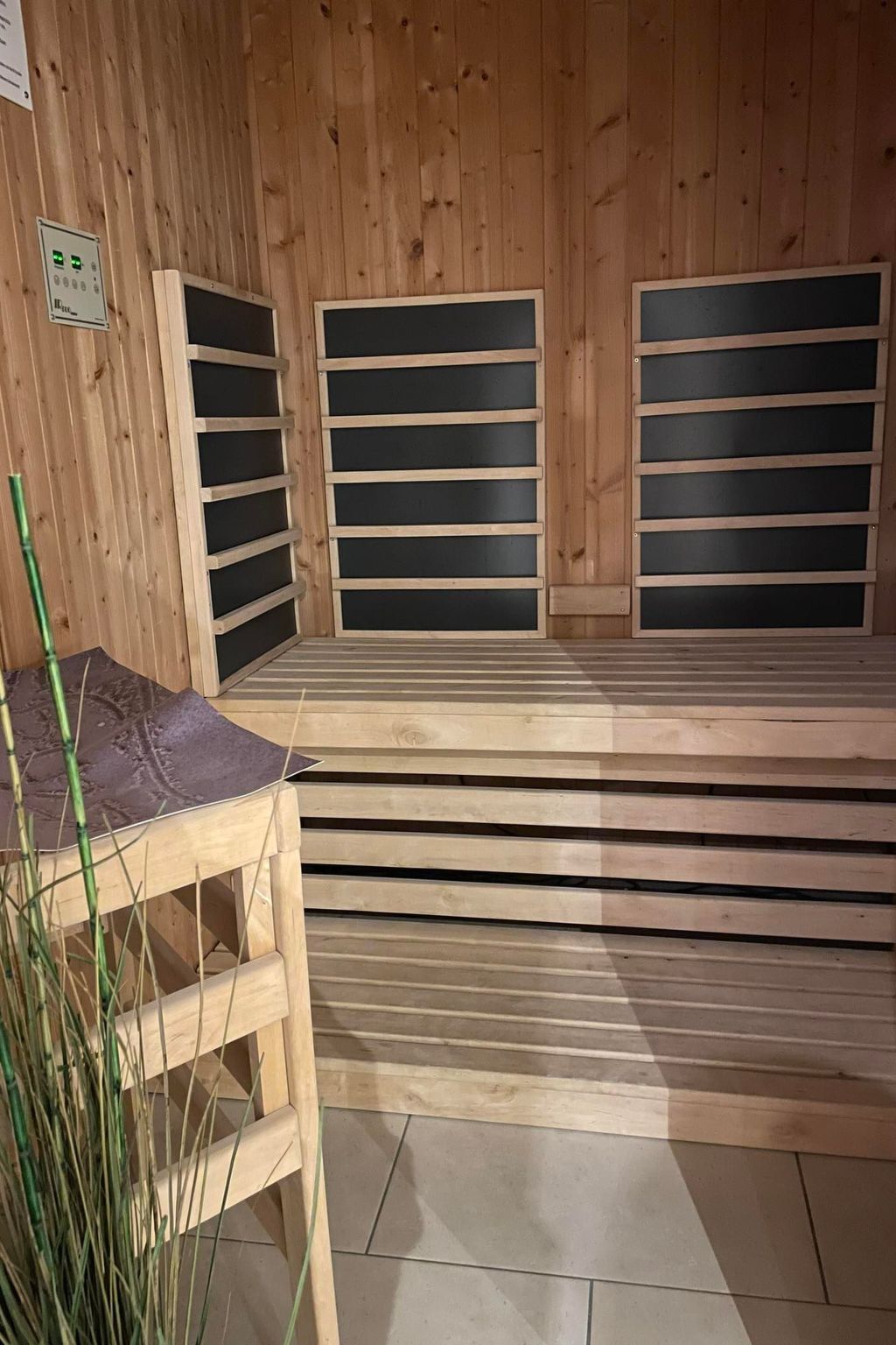 Helle Ferienwohnung mit Wellnesslandschaft-Binnen