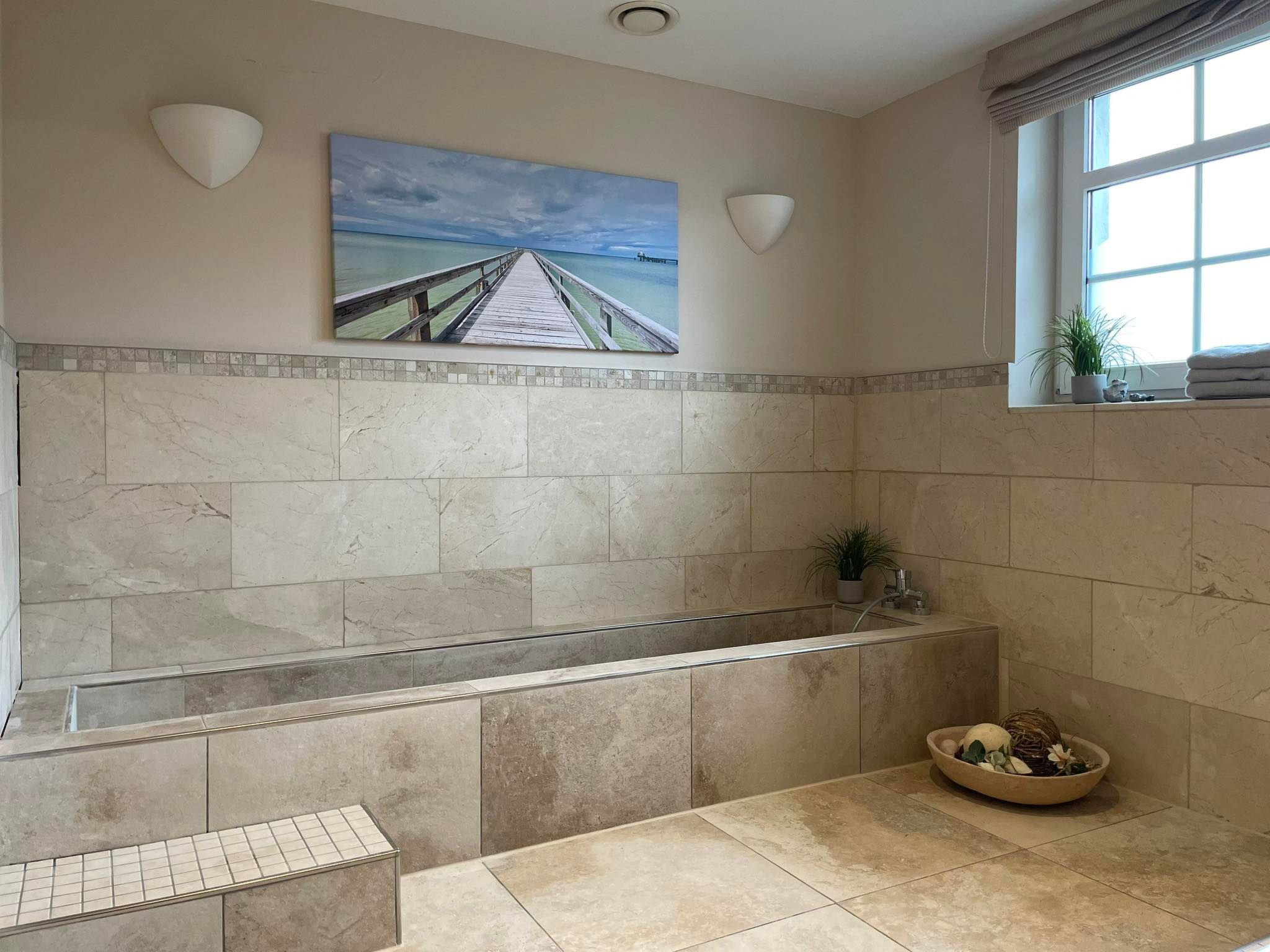 Helle Ferienwohnung mit Wellnesslandschaft-Binnen