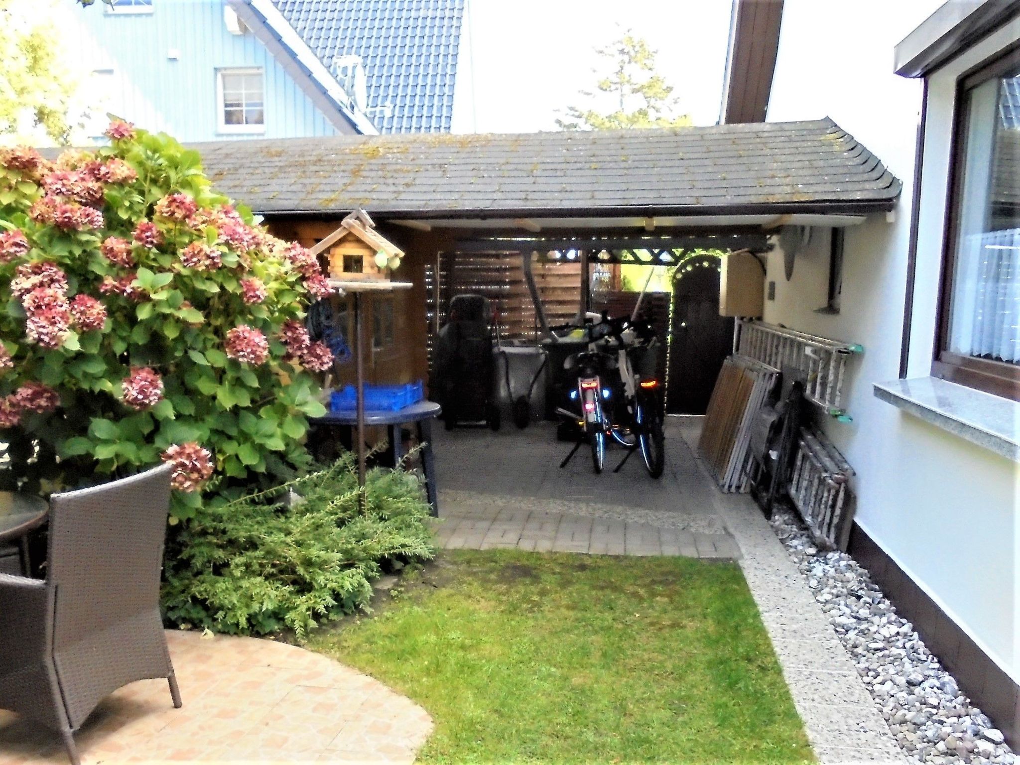 Kleine Ferienwohnung mit Garten und Terrasse-Binnen