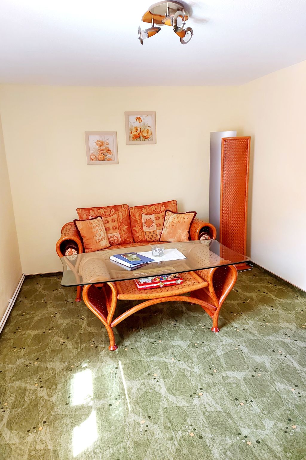 Prerow is an idyllically situated locality right by the Baltic Sea, amidst the Darß primeval forest with its unique cycling and hiking paths. Darß is part of the Fischland-Darß-Zingst chain of peni..