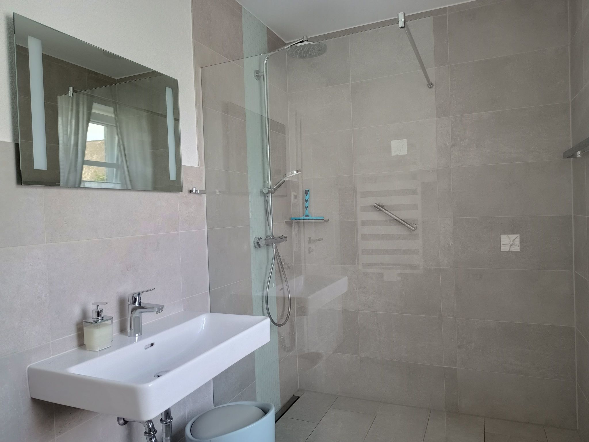 Admiral's Corner Lee-Binnen