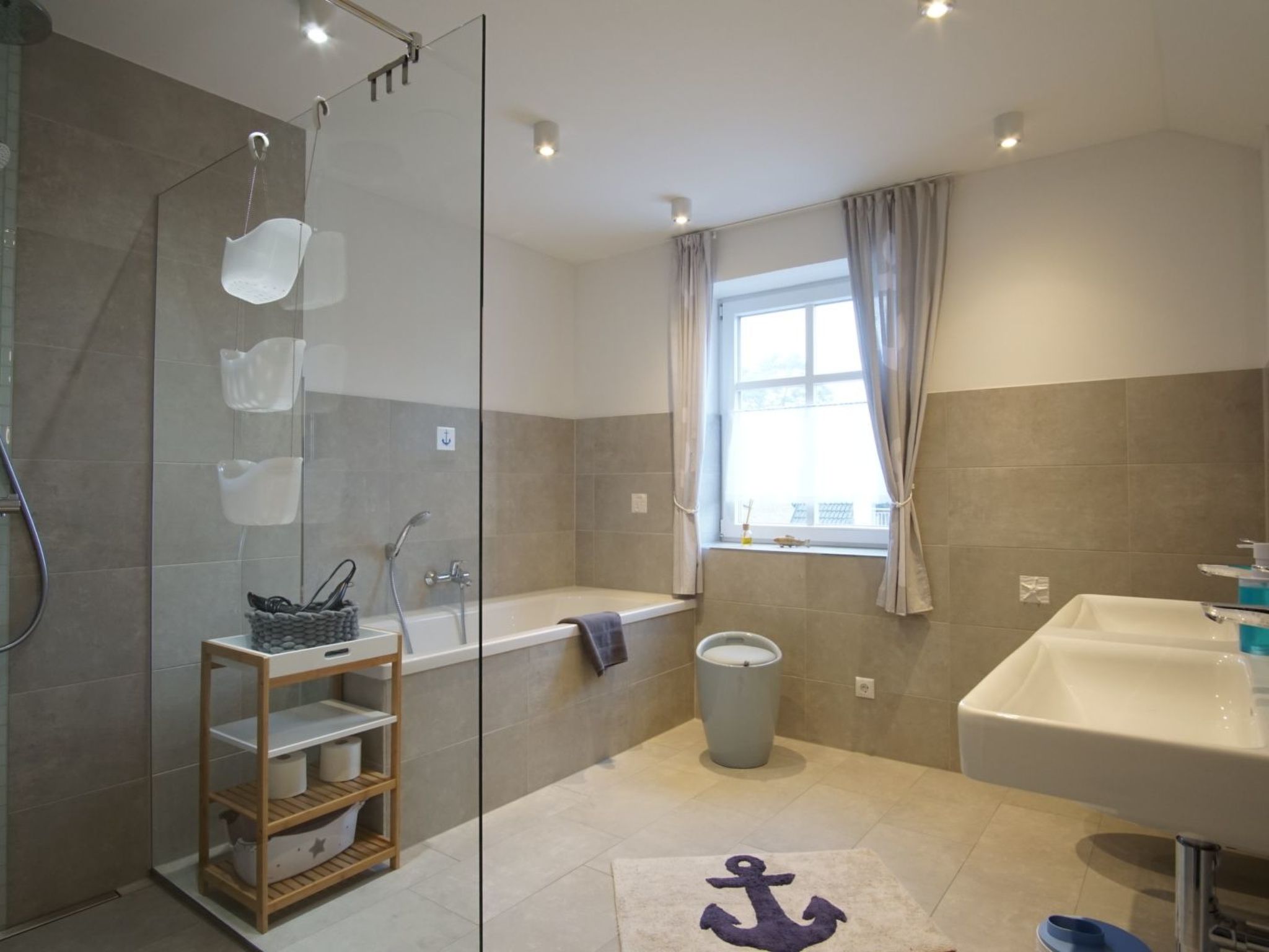 Admiral's Corner Lee-Binnen