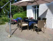 Gezellige Admiral's Corner Gulet bij meer en strand in Born, Oostzee - thumbnail 2