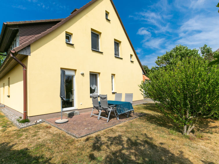 Centraal gelegen appartement in Waase direct aan de lagune in Waase
