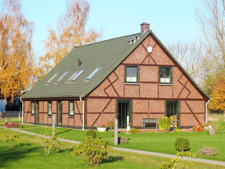 Vakantiehuis Kiebitz in Waase: Rustig verblijf nabij de zee in Waase