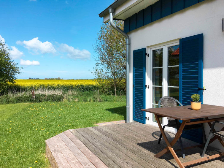 Centraal gelegen vakantiehuis in Seebad Altefähr met sauna in Seebad Altefähr