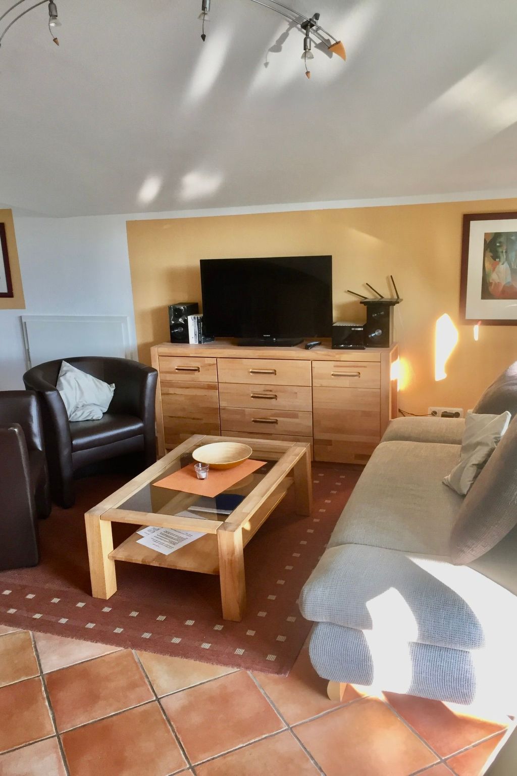 Schöne Wohnung mit Seeblick und drei Balkonen-Binnen