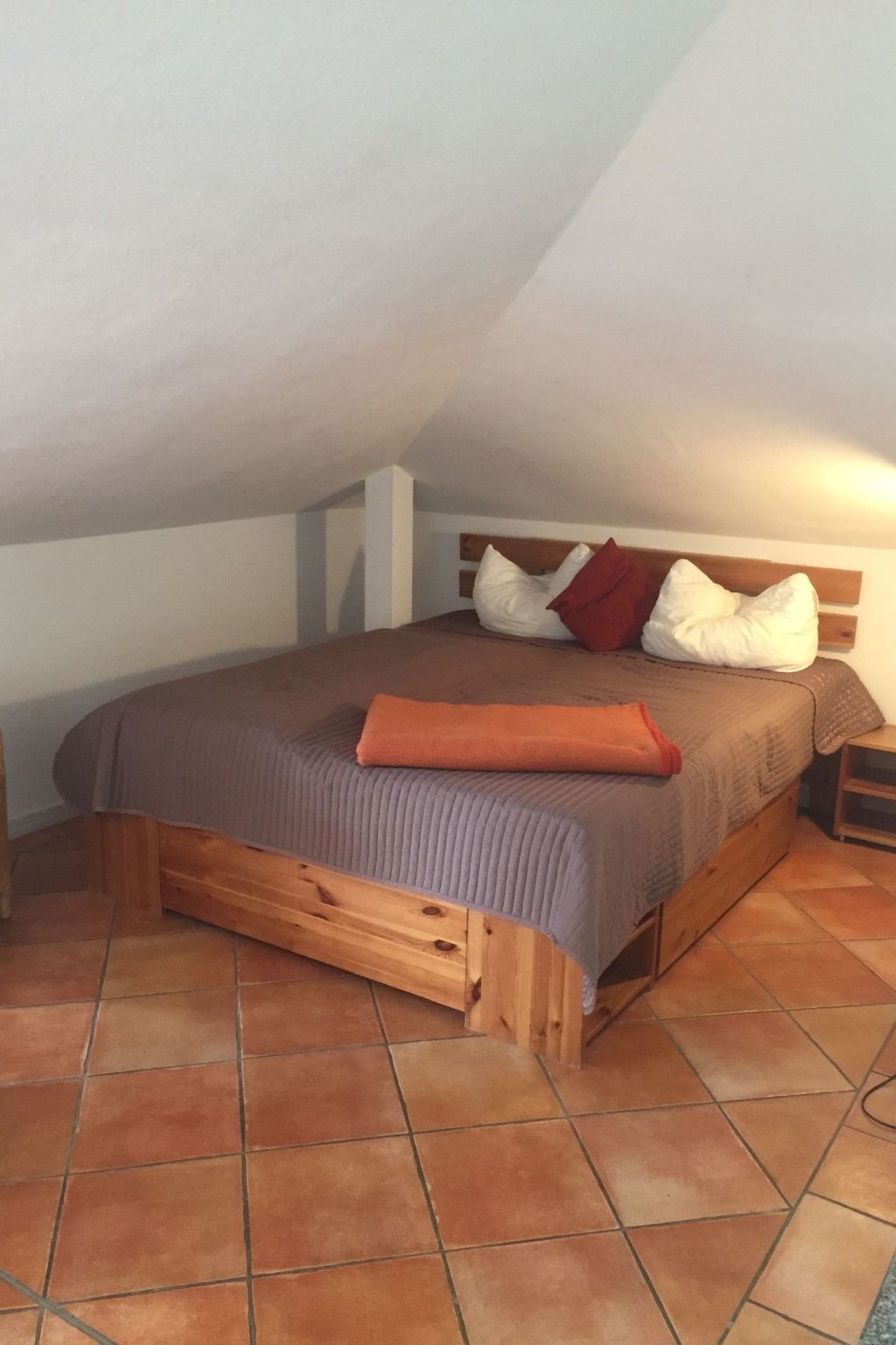 Schöne Wohnung mit Seeblick und drei Balkonen-Binnen