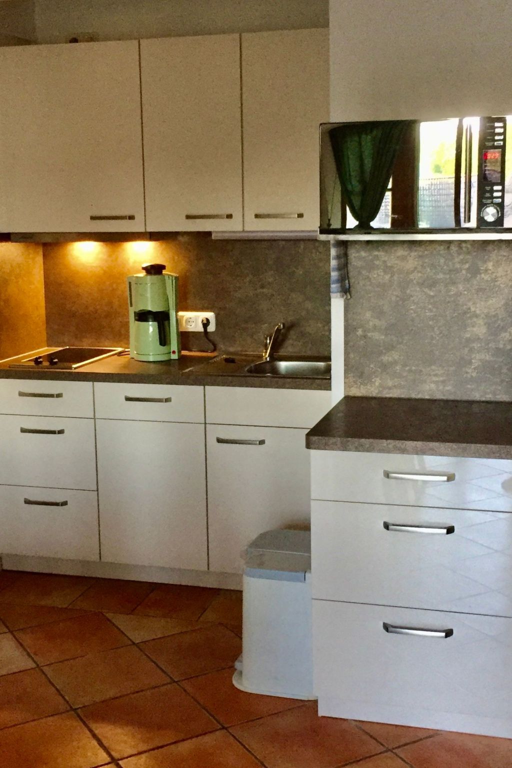 Schöne Wohnung mit Seeblick und drei Balkonen-Binnen