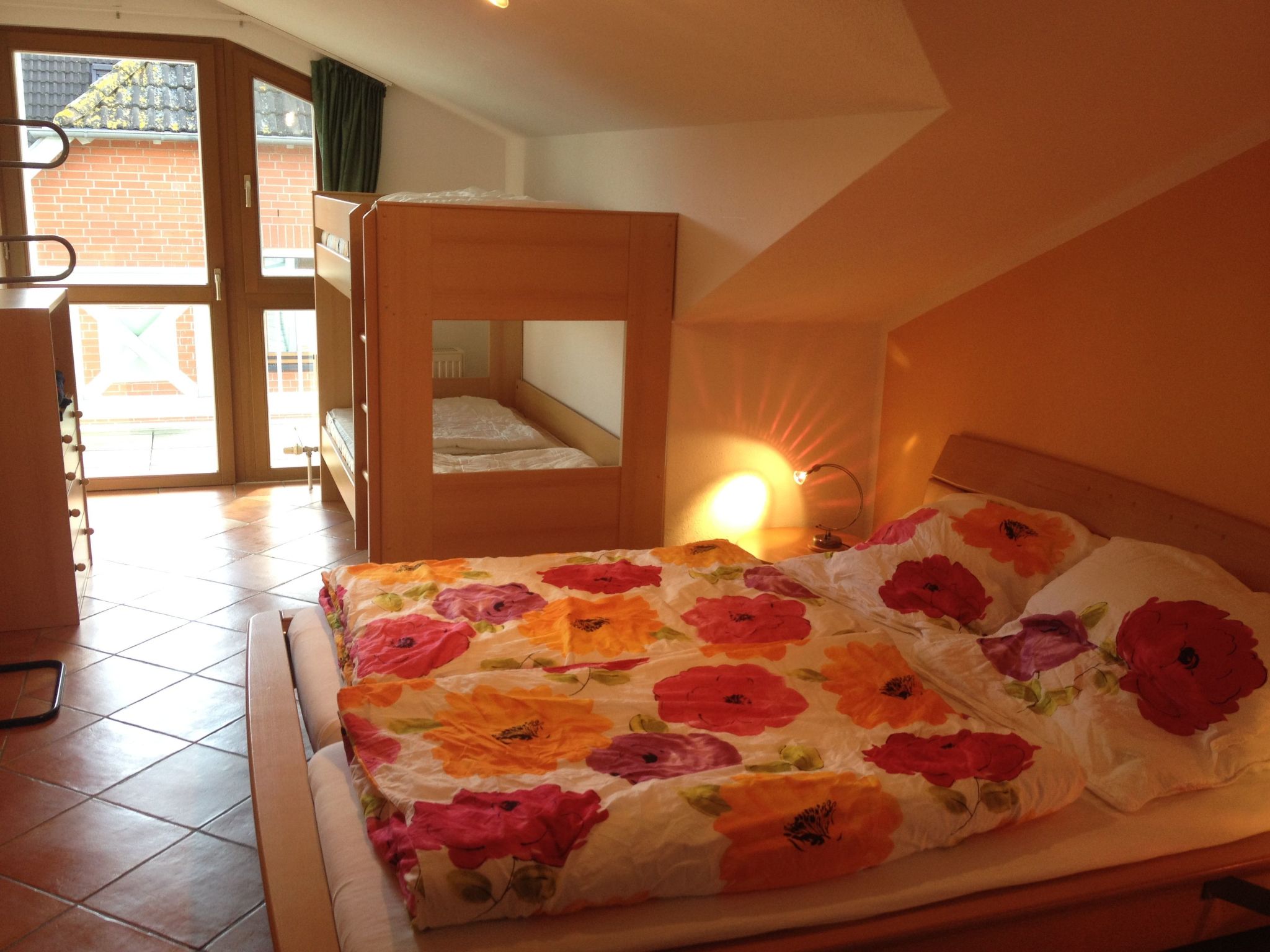 Schöne Wohnung mit Seeblick und drei Balkonen-Binnen