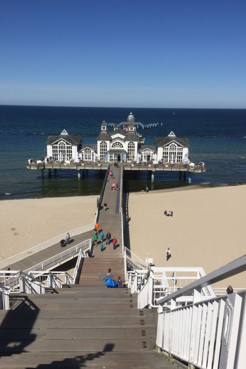 Schöne Wohnung mit Seeblick und drei Balkonen-Binnen