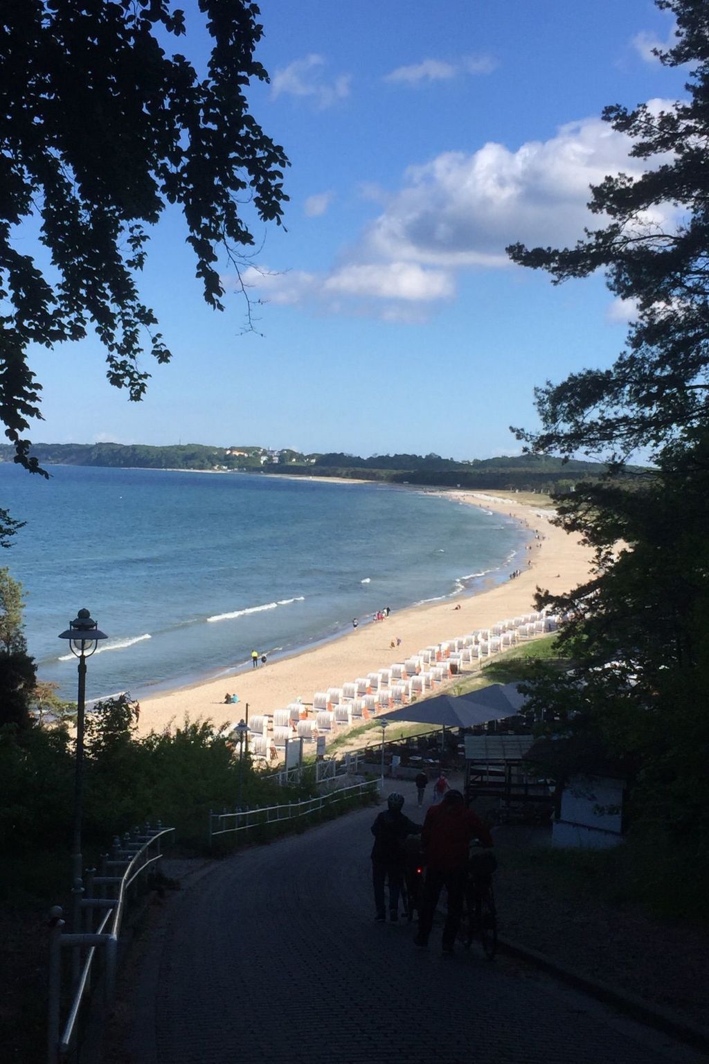 Schöne Wohnung mit Seeblick und drei Balkonen-Binnen