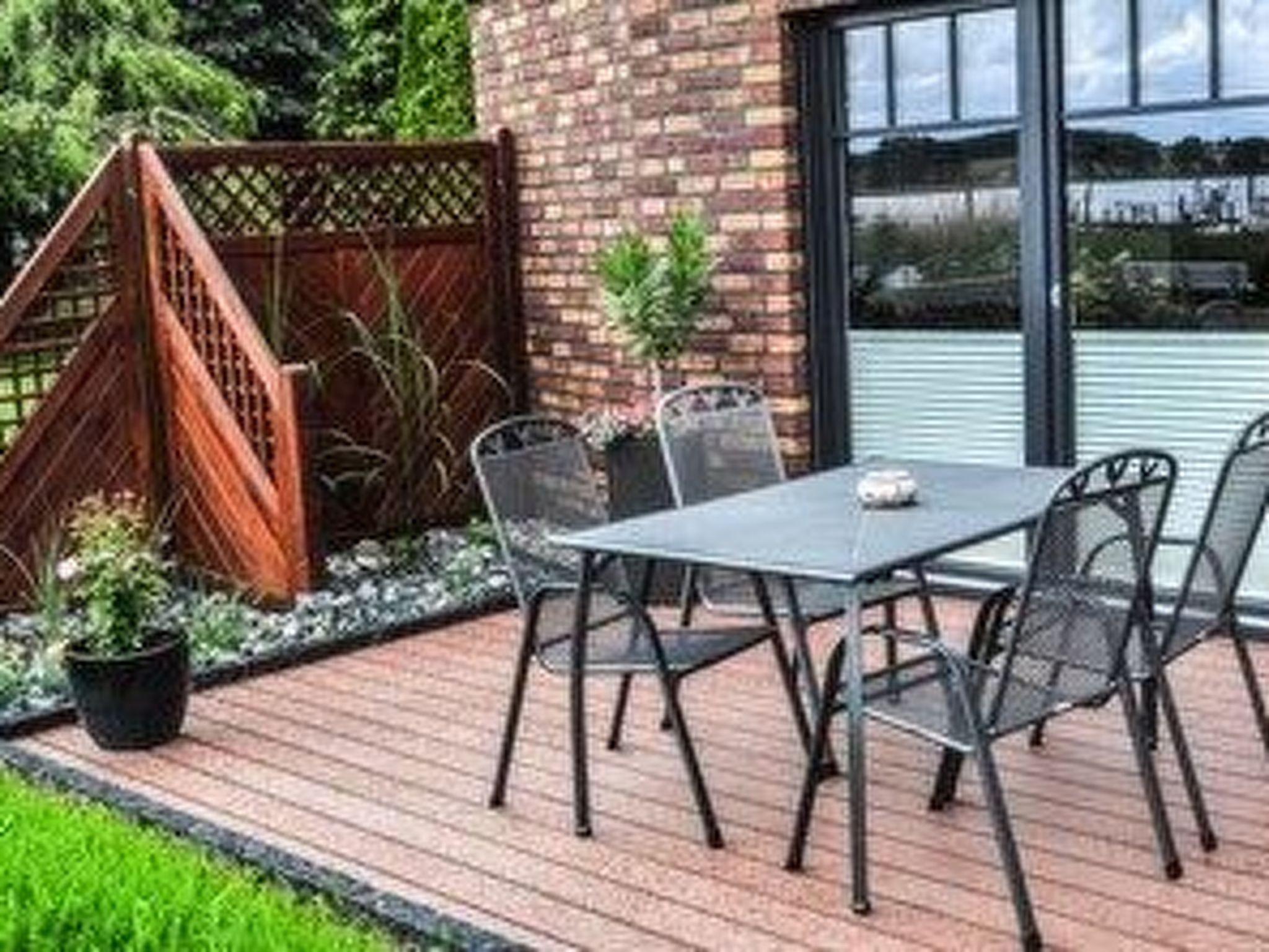 Ferienbungalow mit Terrasse und Seeblick in Sellin-Binnen