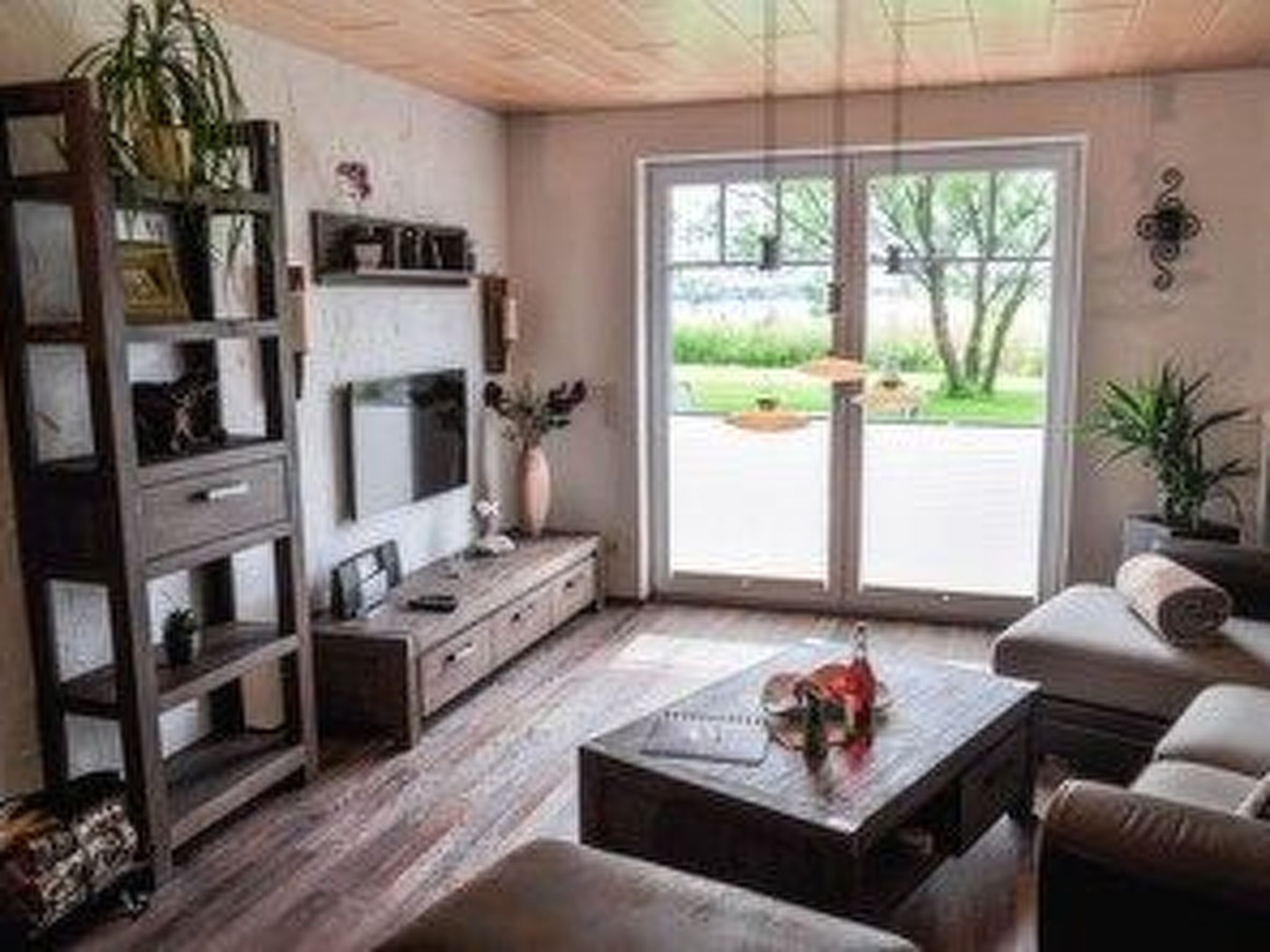 Ferienbungalow mit Terrasse und Seeblick in Sellin-Binnen