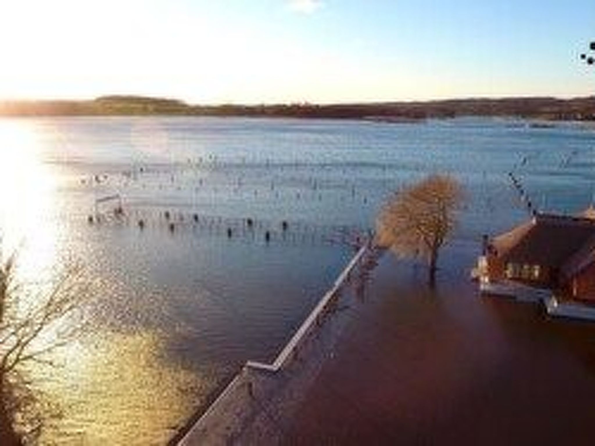Ferienbungalow mit Terrasse und Seeblick in Sellin-Binnen