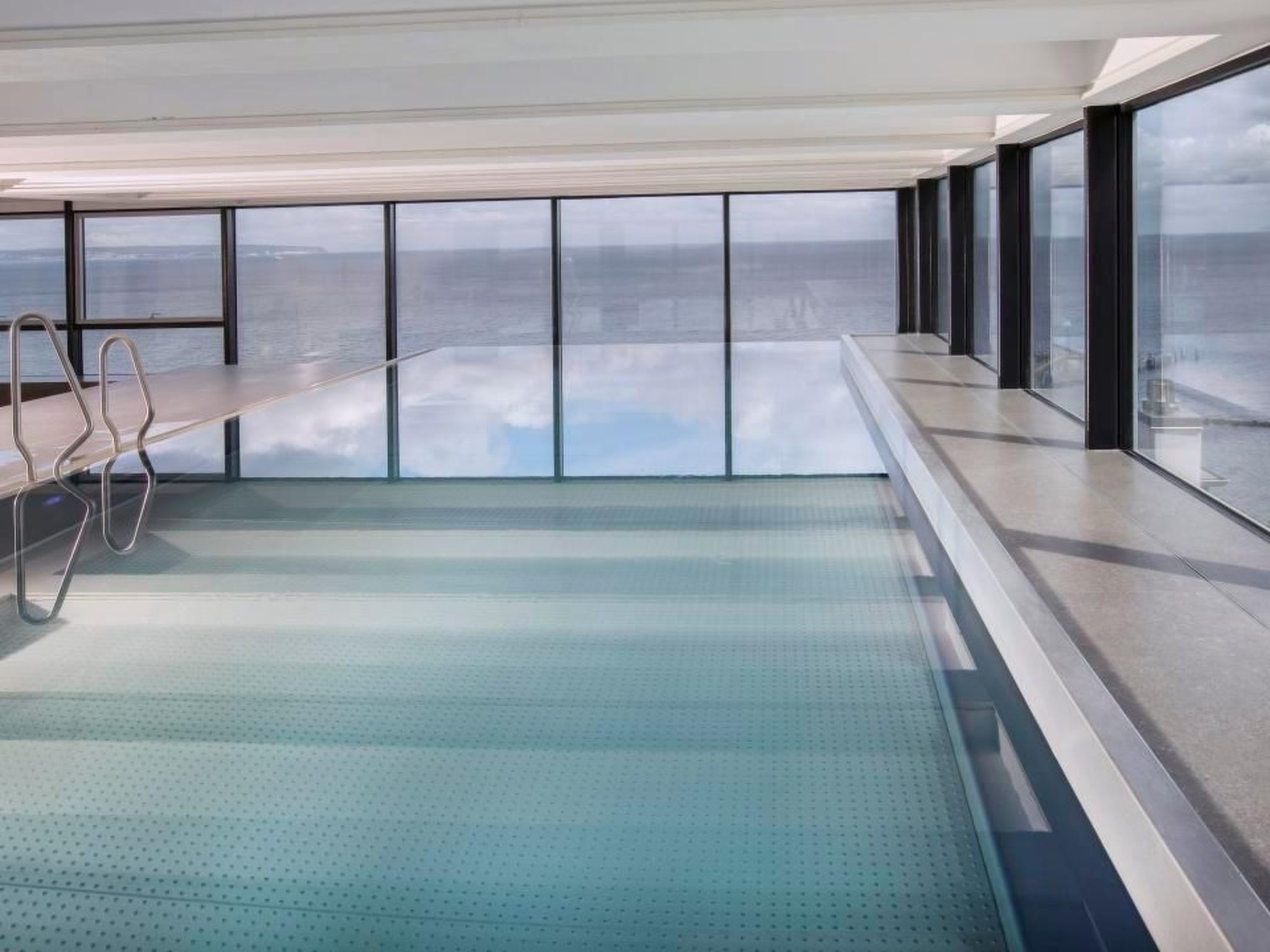 East Cloud-Image-tags.info