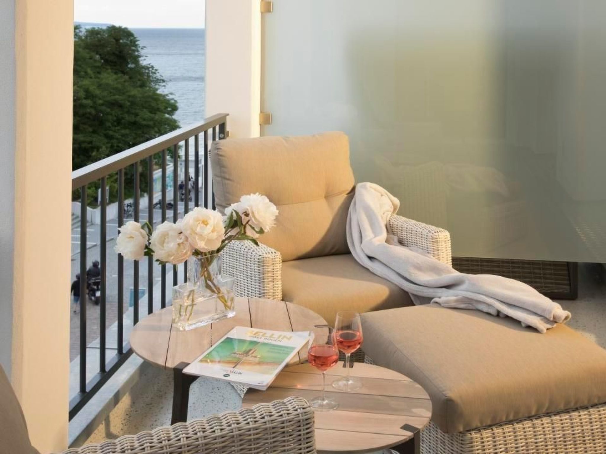 East Cloud-Image-tags.info