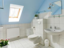 Sfeervol dakterras-appartement voor 6 personen, 100m van zee in Gingst - thumbnail 5