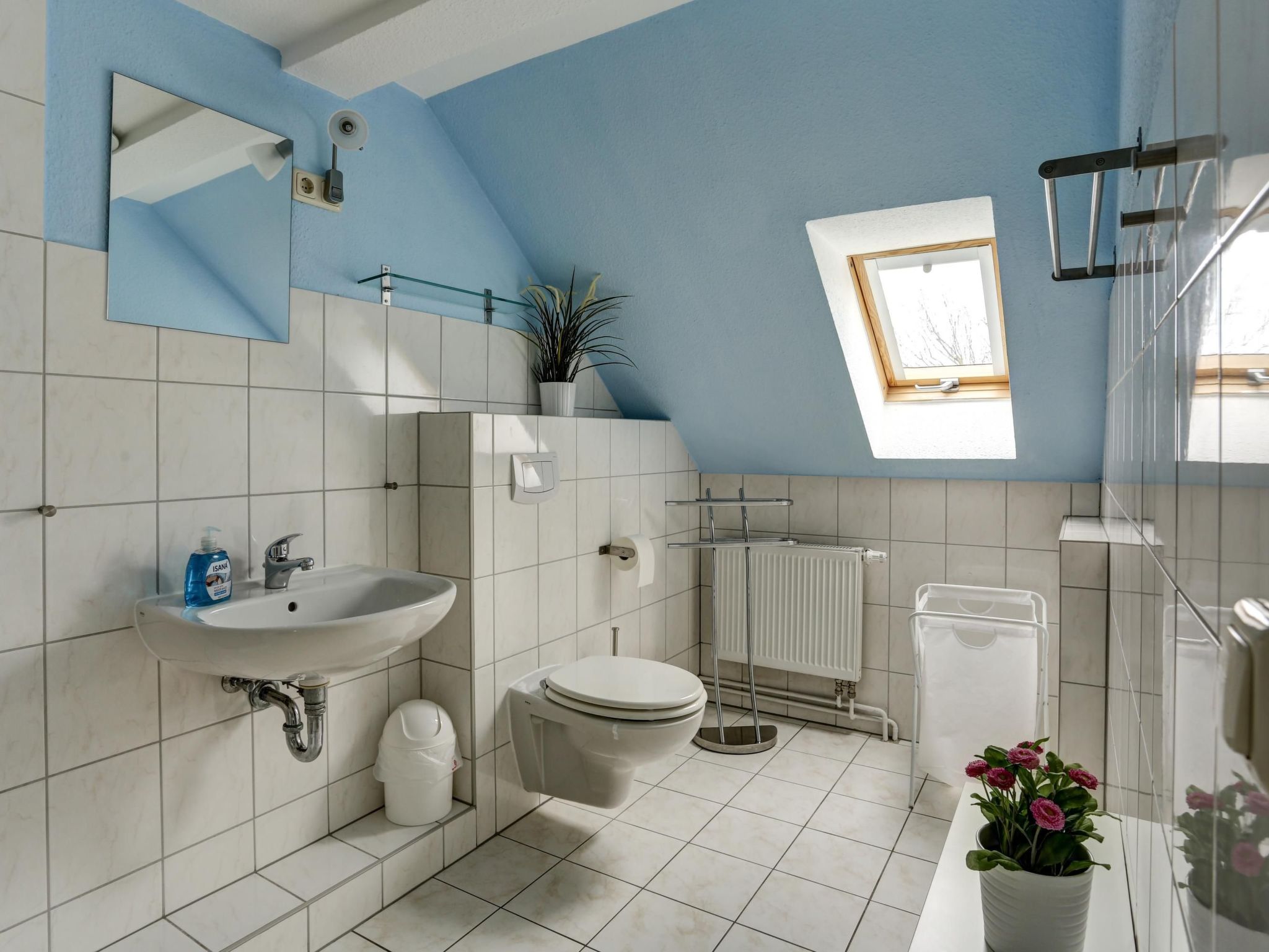 Wohnung für sechs Personen im Dachgeschoss-Image-tags.info