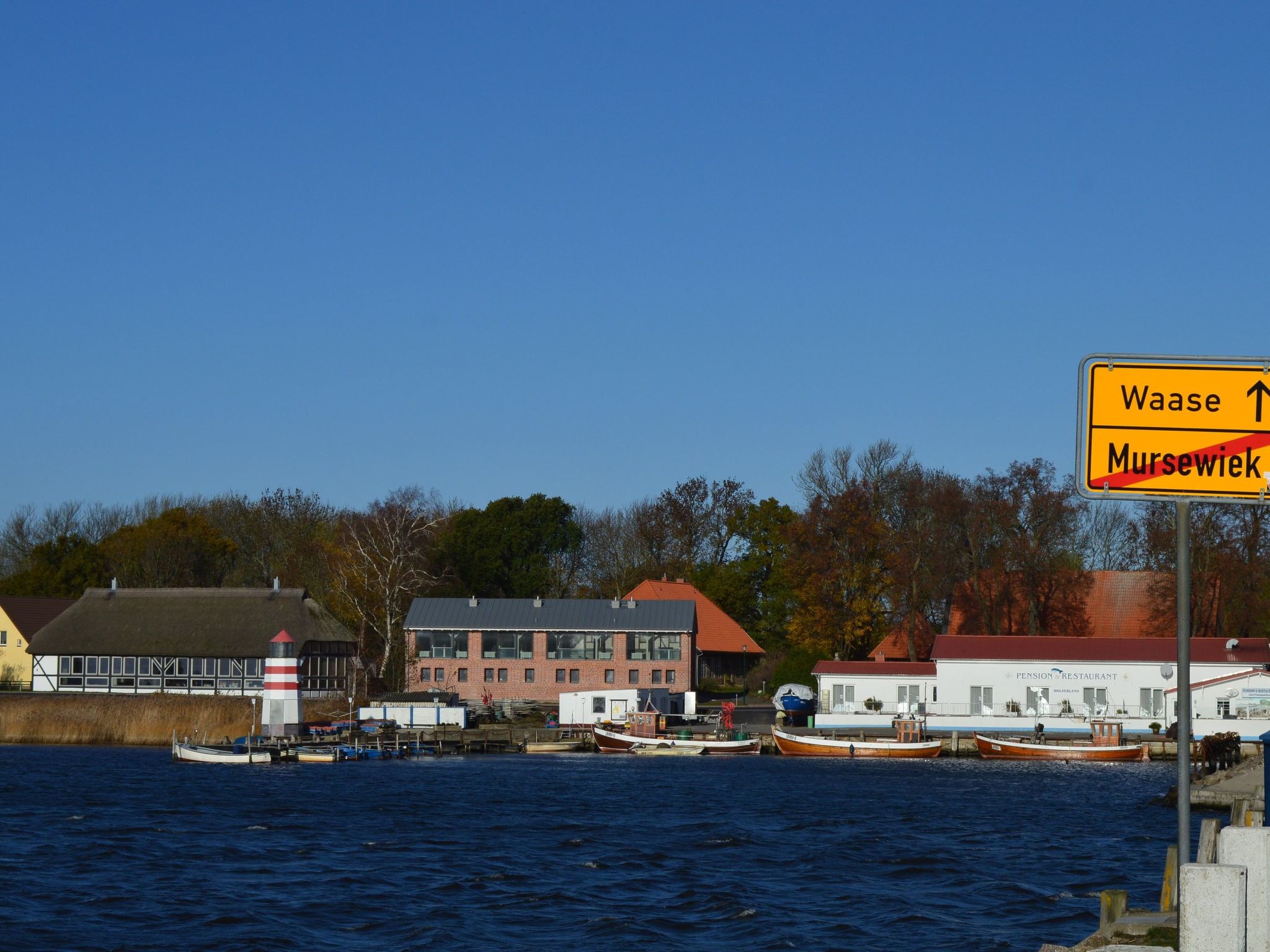 Komfortable Ferienwohnung in Waase mit Garten