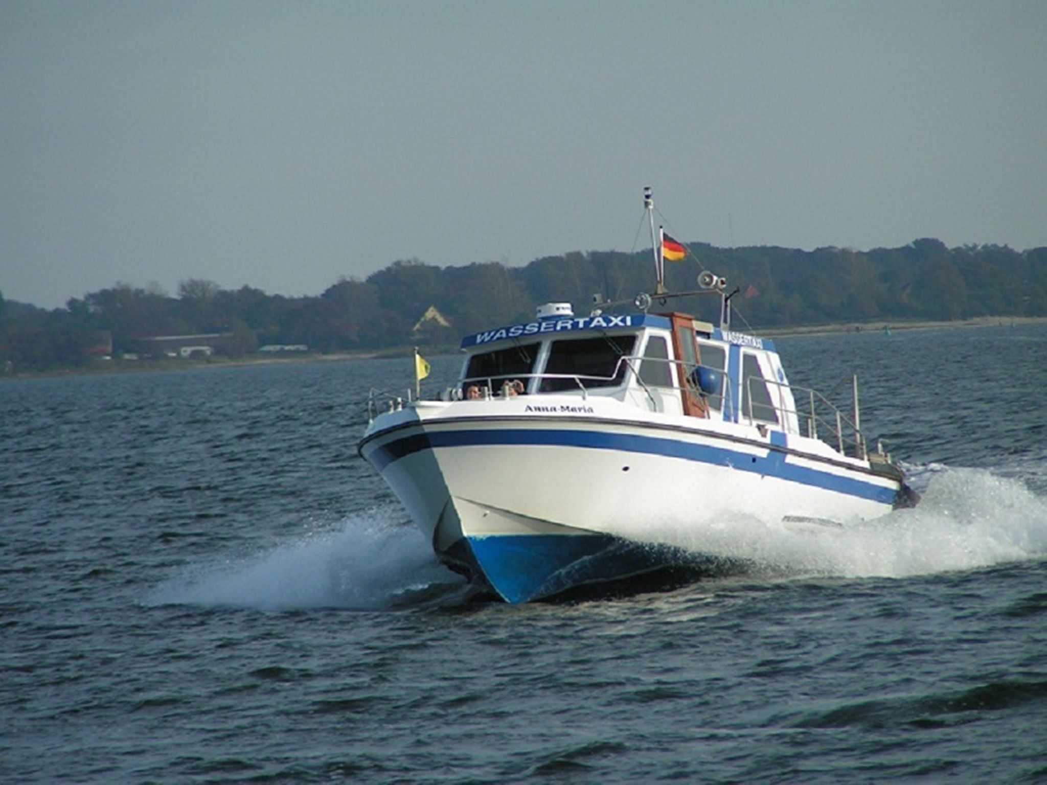 Komfortable Ferienwohnung in Waase mit Garten-Image-tags.info