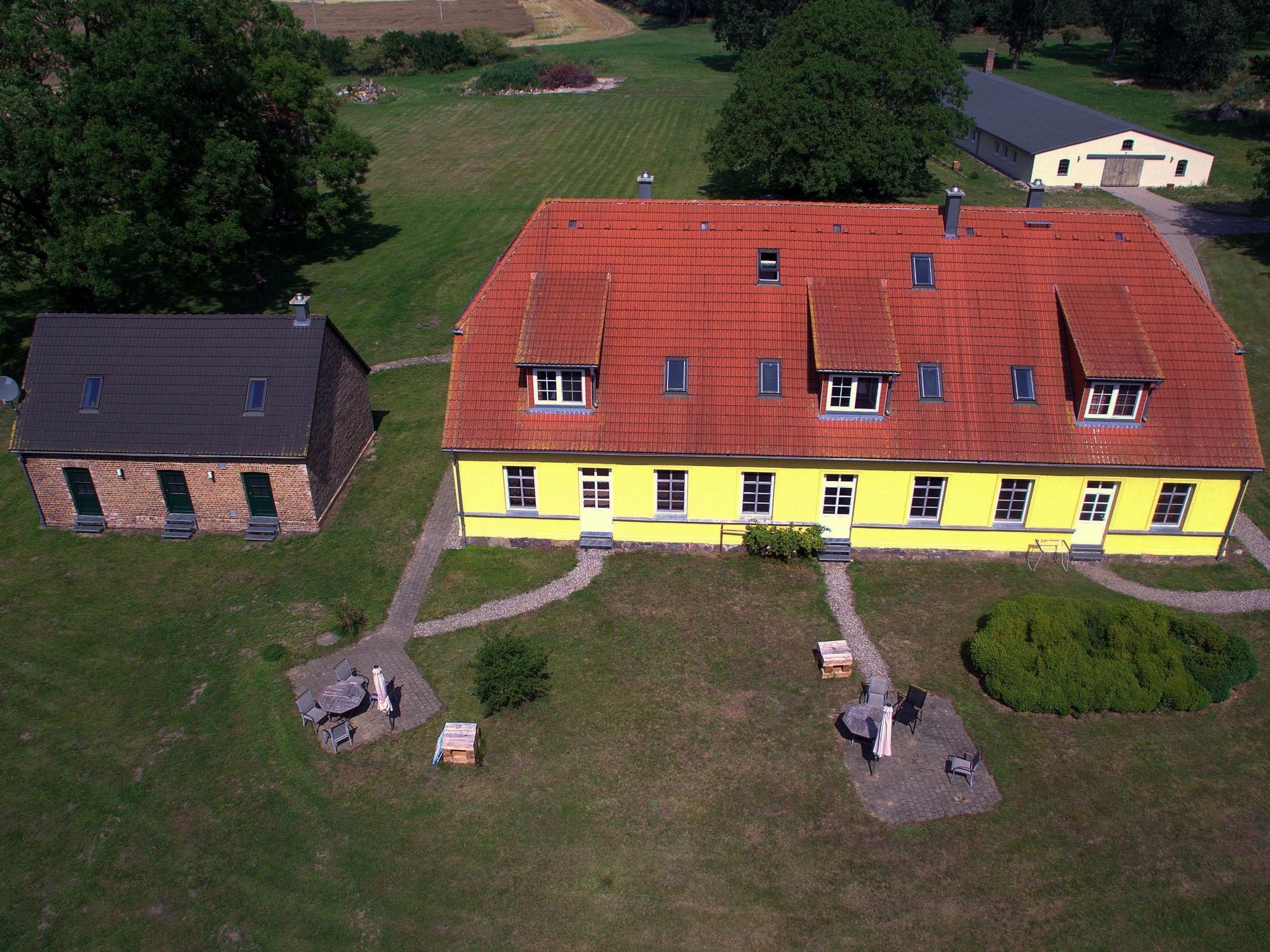 Parterre WEST-Drinnen