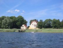 Wohnung im Erdgeschoss des Gutshauses