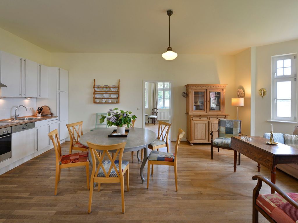 Lejlighed Wohnung in der ersten Etage des Herrenhauses Gingst (3)
