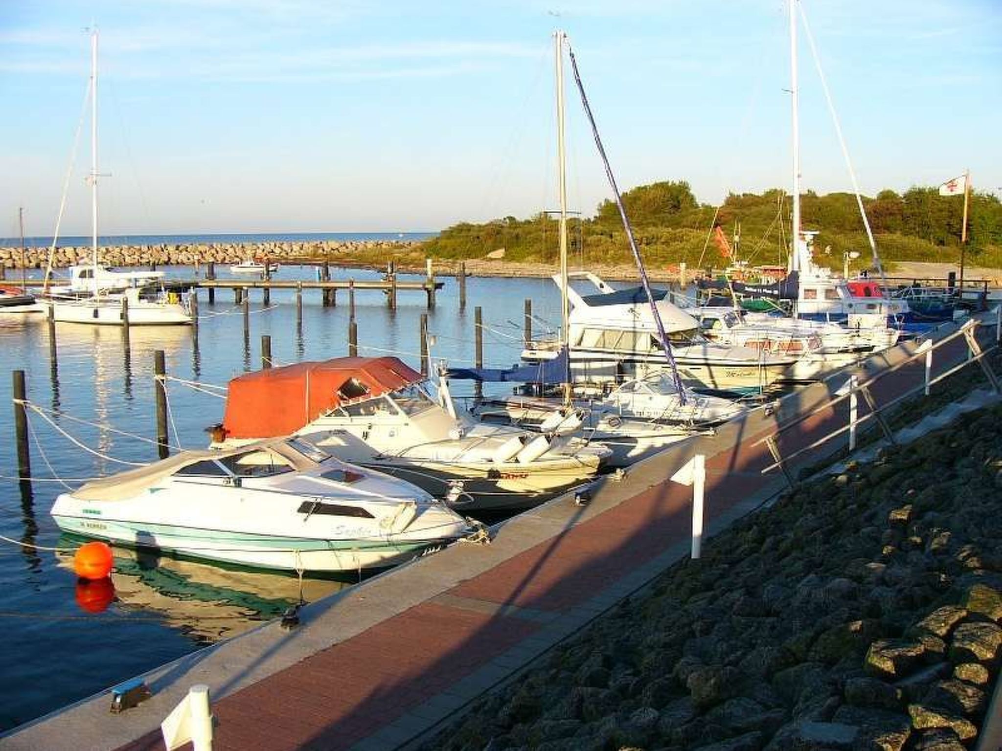 Strandnahe Ferienwohnung in ruhiger Lage-Binnen